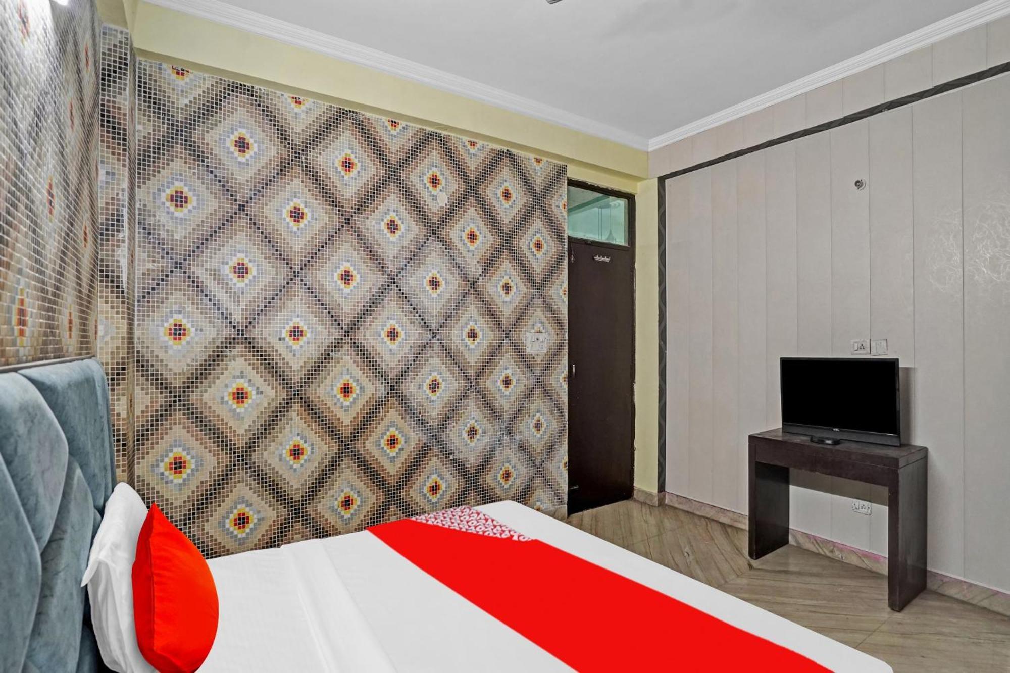 Hotel O Park View Noida Exterior photo