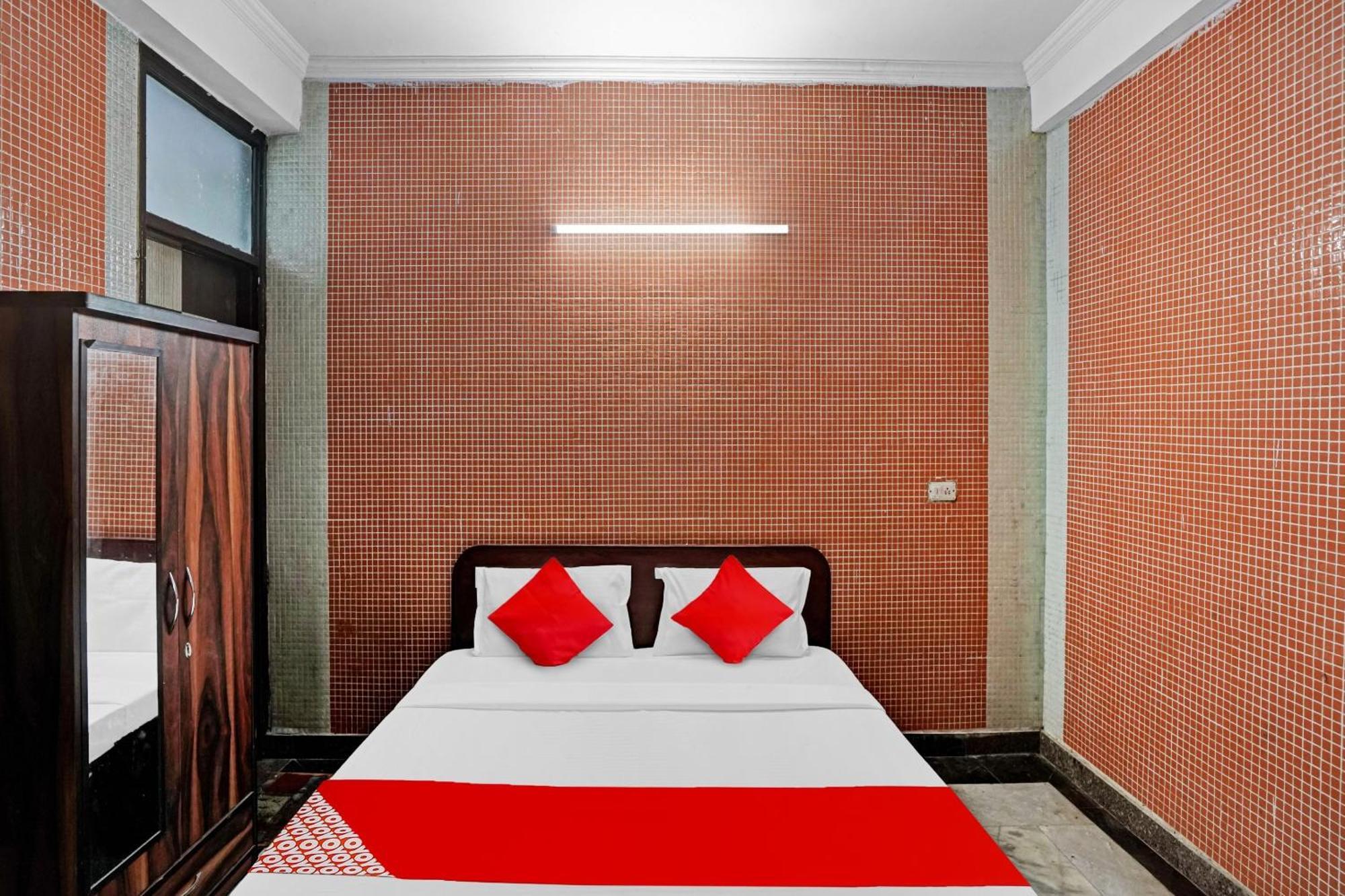 Hotel O Park View Noida Exterior photo